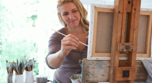 woman in art therapy