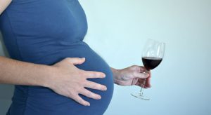 pregnant woman drinking alcohol